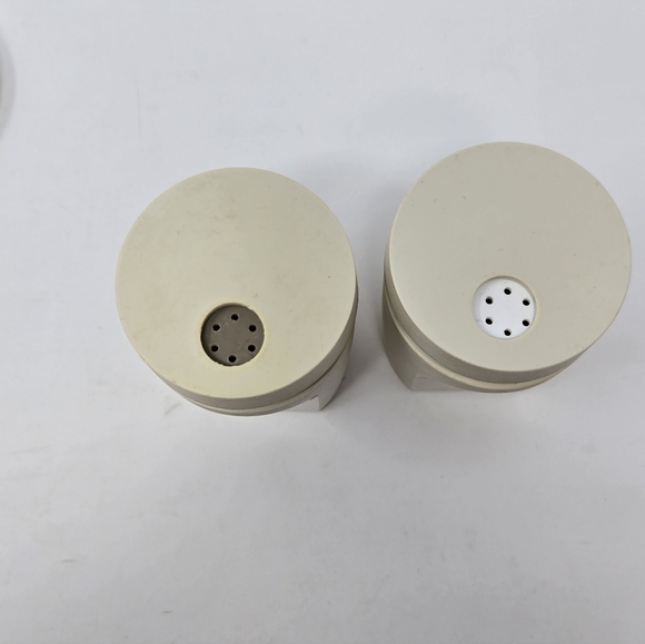 VINTAGE 1970S TUPPERWARE CREAM & SUGAR BUTTER SALT & PEPPER BEIGE HARVEST GOLD - Picture 10 of 16